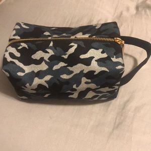 small camo cosmetic bag with handle